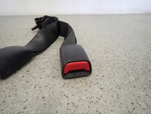 KIA CARENS III 06-12 ZAPINKA ZAPINKI PASA TYLNEGO 3 RZĄD KOMPLET 3/6 MINIATURA