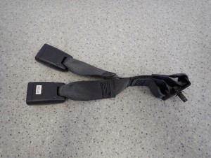 KIA CARENS III 06-12 ZAPINKA ZAPINKI PASA TYLNEGO 3 RZĄD KOMPLET 5/6 MINIATURA