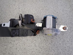 KIA CARENS III 06-12 PAS BEZPIECZEŃSTWA TYLNY PRAWY 3 RZĄD 3/4 MINIATURA