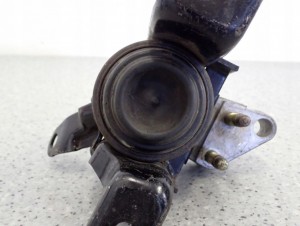 TOYOTA COROLLA VERSO 01-03 1.8i 1Z PODUSZKA SILNIKA PRZEDNIA PRAWA 2/7 MINIATURA