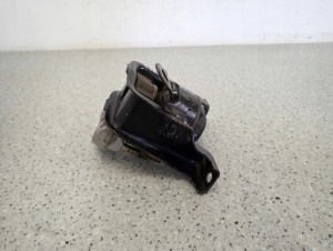 TOYOTA COROLLA VERSO 01-03 1.8i 1Z PODUSZKA SILNIKA PRZEDNIA PRAWA 5/7 MINIATURA