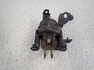 TOYOTA COROLLA VERSO 2.0 D4D 01-03 PODUSZKA SILNIKA PRZEDNIA PRAWA 4/4 MINIATURA