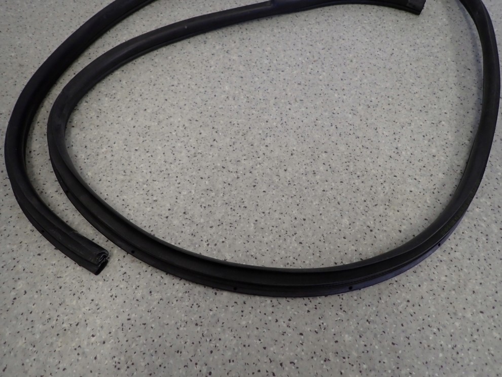 HYUNDAI i30 07-12 HB USZCZELKA DRZWI PRZEDNIA LEWA NA KAROSERIE 5/6