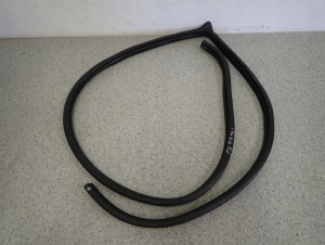 HYUNDAI i30 07-12 HB USZCZELKA DRZWI PRZEDNIA LEWA NA KAROSERIE 1/6 MINIATURA