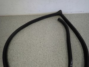 HYUNDAI i30 07-12 HB USZCZELKA DRZWI PRZEDNIA LEWA NA KAROSERIE 4/6 MINIATURA