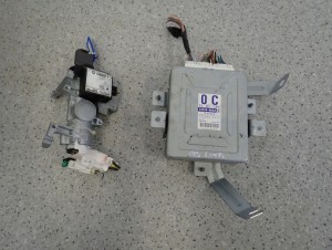 SUZUKI IGNIS 1.3i 00-03 ZESTAW STARTOWY STEROWNIK STACYJKA 1/5 MINIATURA