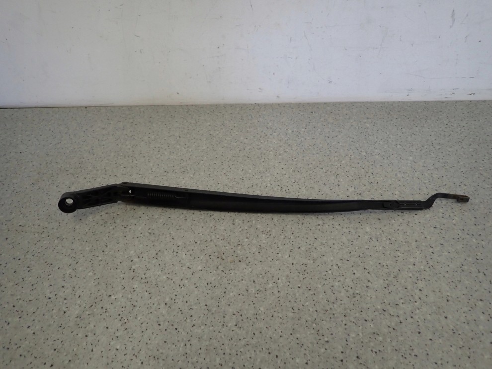 TOYOTA VERSO 09- RAMIE WYCIERACZKI PRZEDNIE PRAWE 2/5