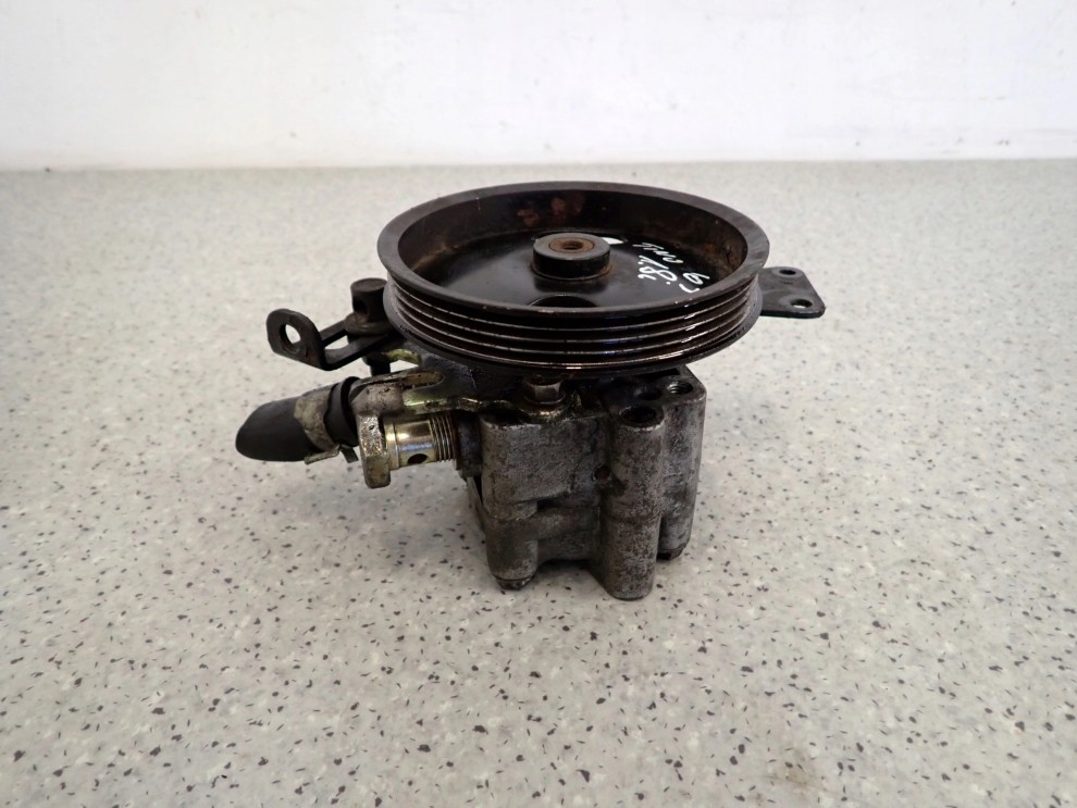 NISSAN ALMERA TINO 1.8 00-06 POMPA WSPOMAGANIA 4/5