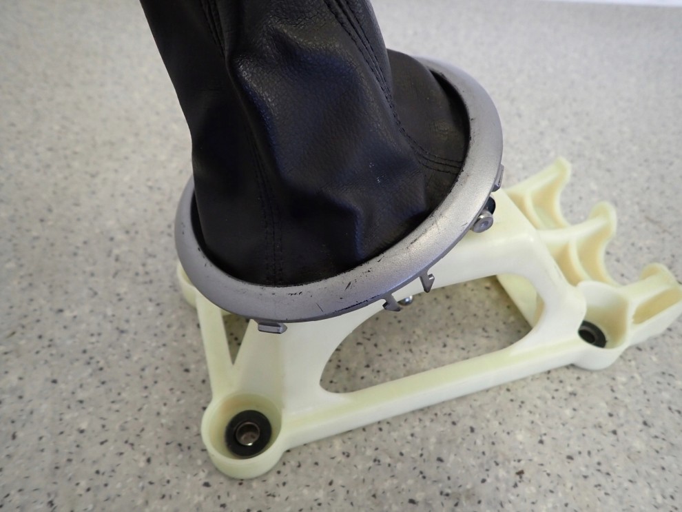 SUZUKI SWIFT MK6 1.3i 05- LEWAREK DŹWIGNIA GAŁKA ZMIANY BIEGÓW 5/9