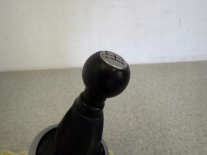 SUZUKI SWIFT MK6 1.3i 05- LEWAREK DŹWIGNIA GAŁKA ZMIANY BIEGÓW 3/9 MINIATURA