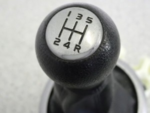 SUZUKI SWIFT MK6 1.3i 05- LEWAREK DŹWIGNIA GAŁKA ZMIANY BIEGÓW 7/9 MINIATURA