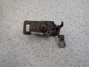 CHEVROLET AVEO T250 07- ZAMEK MASKI 4/4 MINIATURA