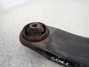 KIA SOUL 09- WAHACZ PRZEDNI LEWY 4/8 MINIATURA