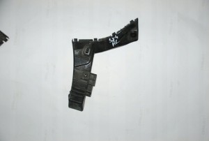 SUZUKI SX4 06-13 ŚLIZG ZDERZAKA TYLNY LEWY 1/3 MINIATURA