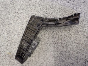 SUZUKI SX4 06-13 ŚLIZG ZDERZAKA TYLNY PRAWY 1/7 MINIATURA