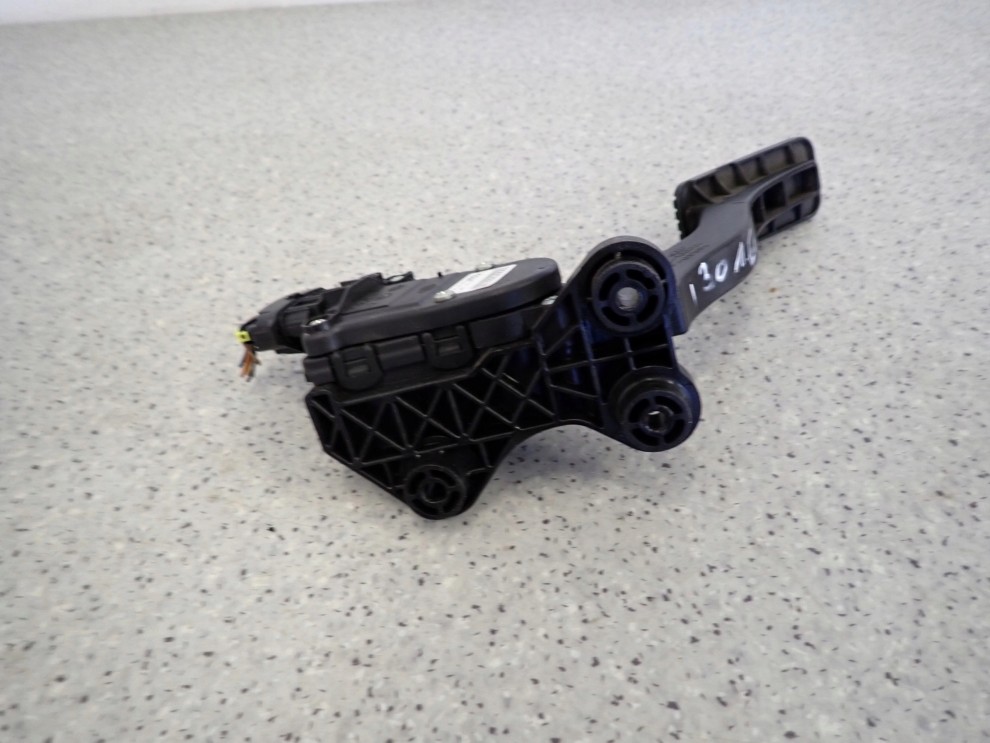 HYUNDAI i30 1.6 CRDI 07-12 PEDAŁ GAZU POTENCJOMETR 2/6