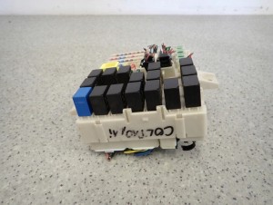 MITSUBISHI COLT CZ3 04- 1.1i SKRZYNKA BEZPIECZNIKÓW 3/7 MINIATURA