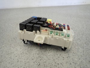 MITSUBISHI COLT CZ3 04- 1.1i SKRZYNKA BEZPIECZNIKÓW 4/7 MINIATURA