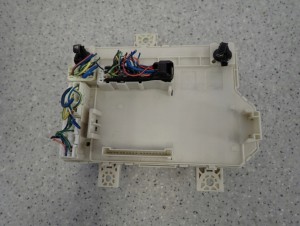 MITSUBISHI COLT CZ3 04- 1.1i SKRZYNKA BEZPIECZNIKÓW 6/7 MINIATURA