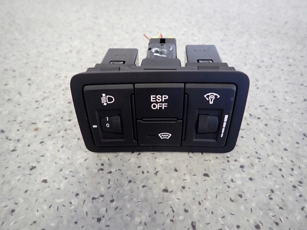 HYUNDAI i30 07-12 PRZEŁĄCZNIK PANEL ESP OFF REGULACJI ŚWIATEŁ 2/4