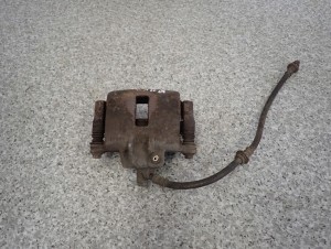 NISSAN MICRA K11 92-02 ZACISK HAMULCOWY PRZEDNI PRAWY 3/6 MINIATURA