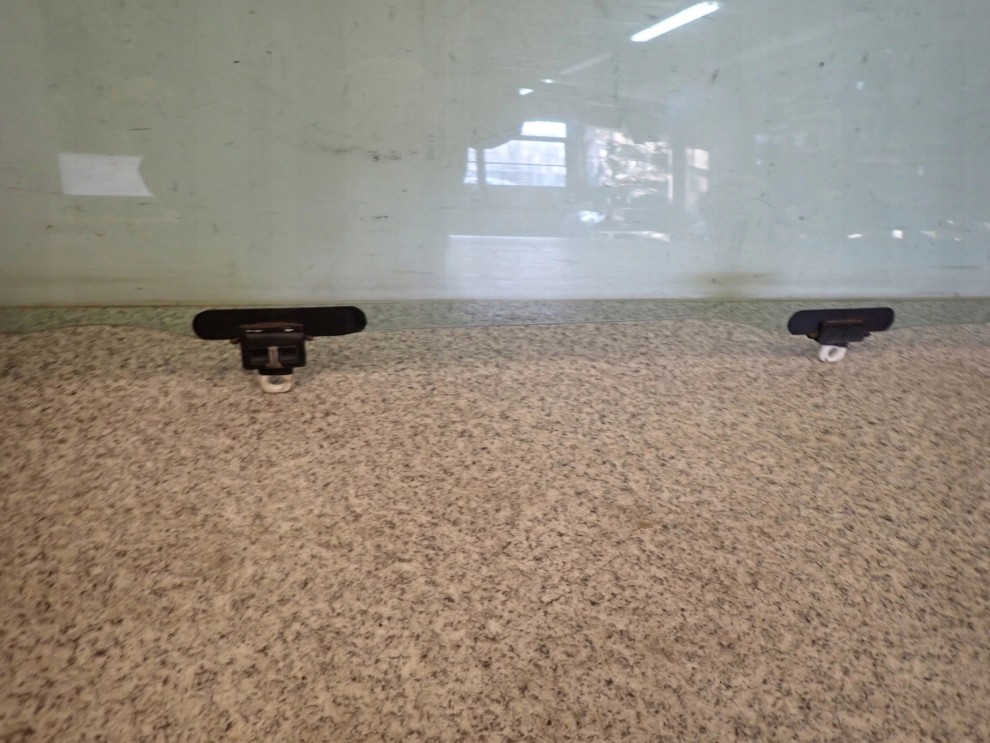 TOYOTA YARIS I 99-05 3d SZYBA PRAWA 2/3