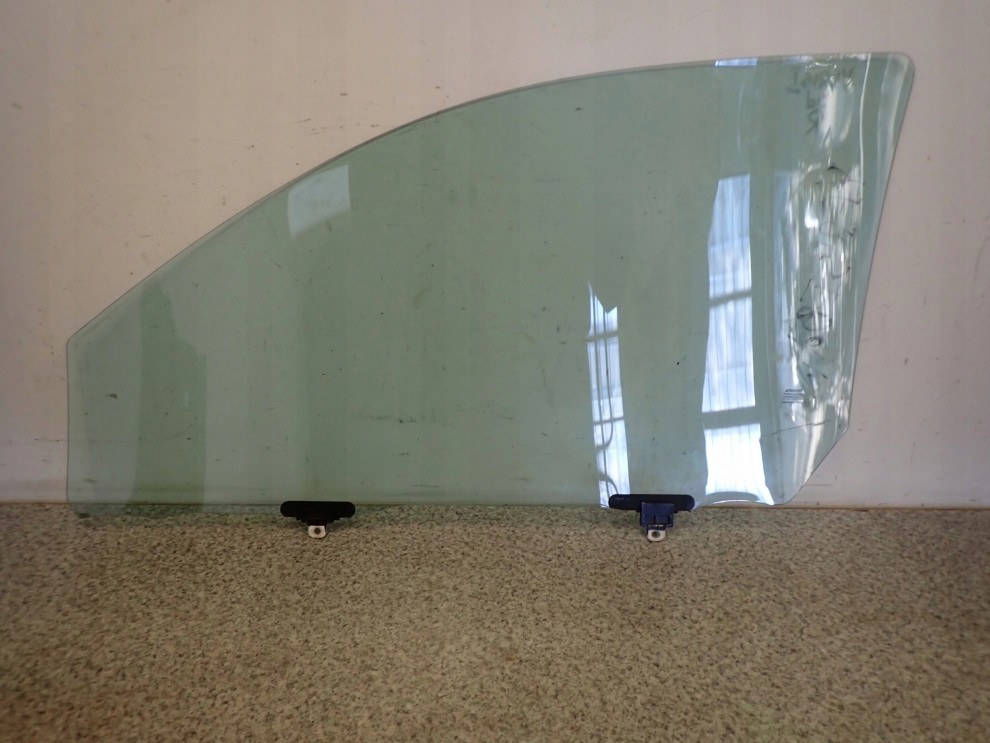 TOYOTA YARIS I 99-05 3d SZYBA PRAWA 3/3