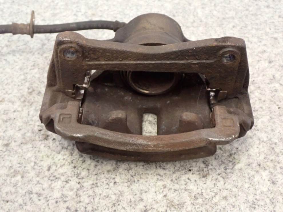 TOYOTA COROLLA E11 98- ZACISK HAMULCOWY PRZEDNI L 4/6