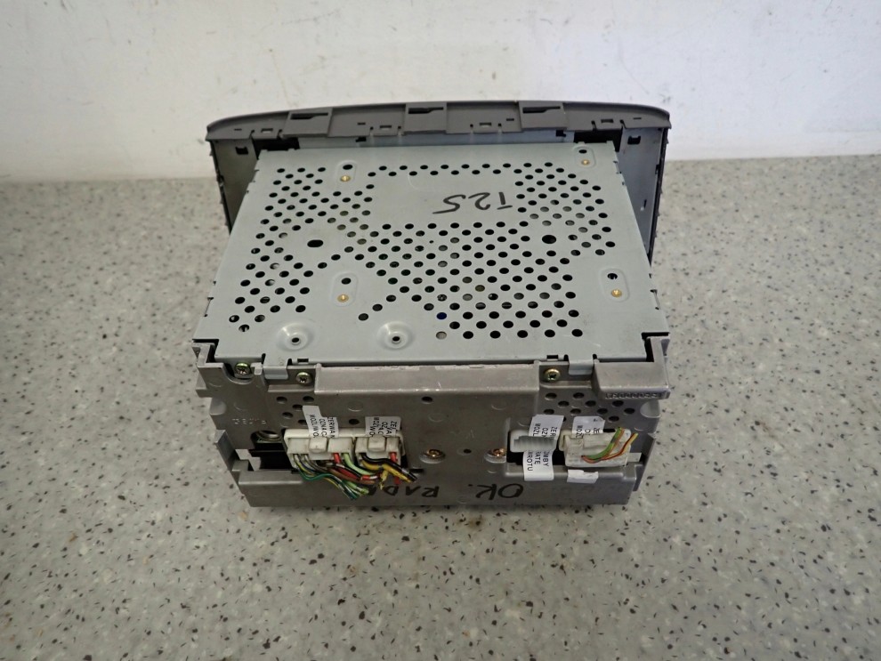 TOYOTA AVENSIS T25 03-05 RADIO FABRYCZNE 3/9