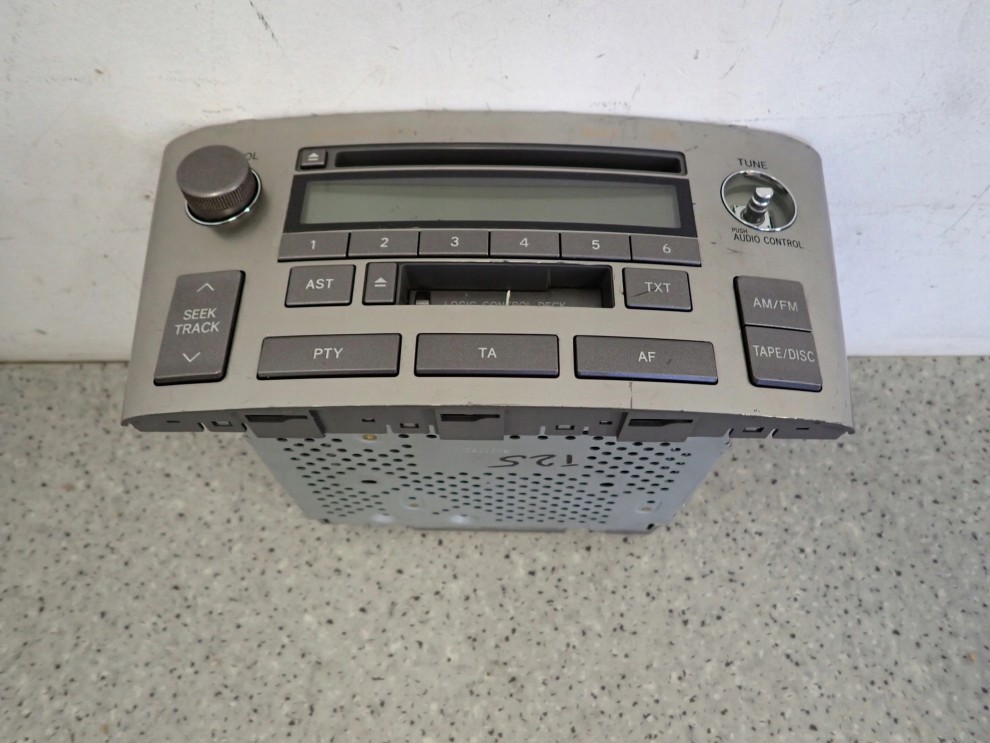 TOYOTA AVENSIS T25 03-05 RADIO FABRYCZNE 7/9