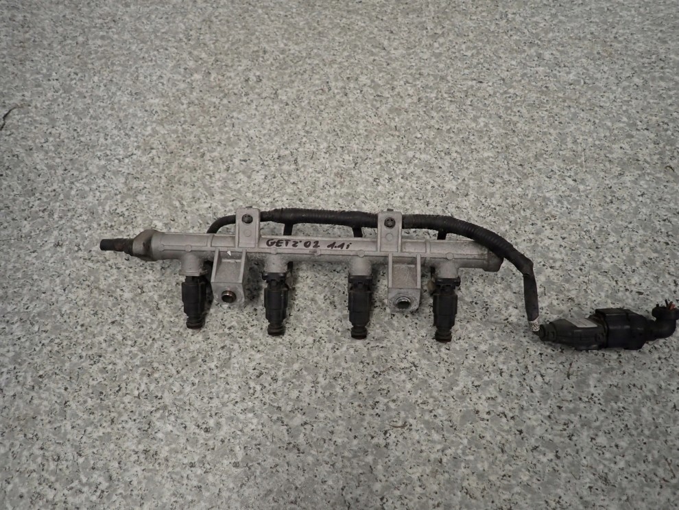 HYUNDAI GETZ 02-10 1.1 BENZ LISTWA WTRYSKOWA WTRYSKIWACZE 1/3