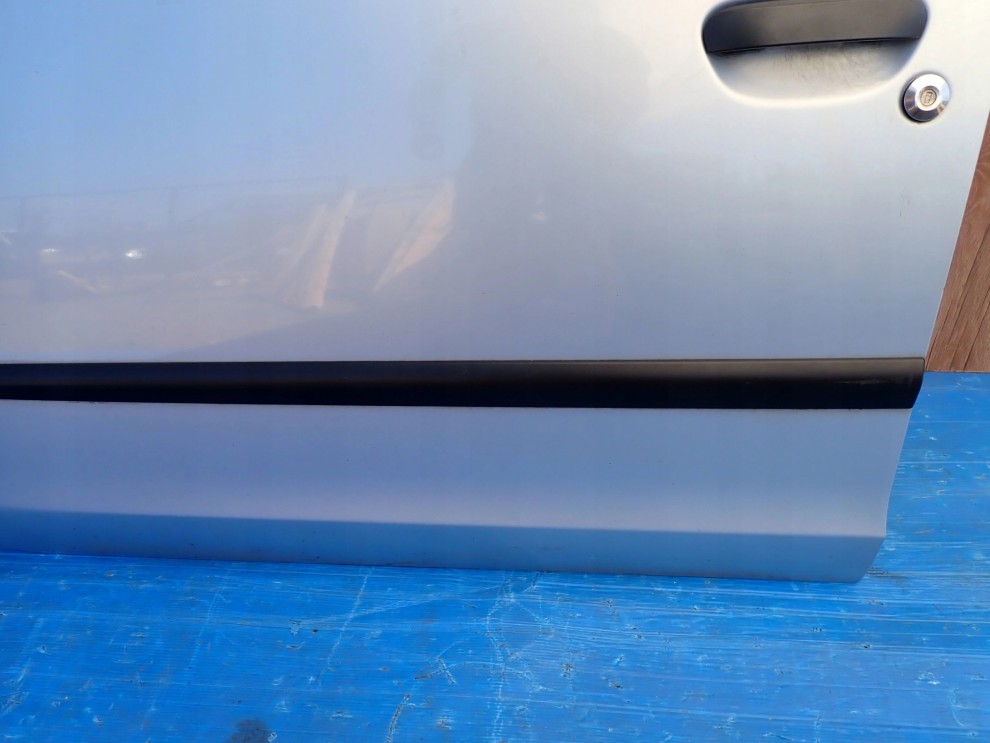 MITSUBISHI COLT 5d 04-09 DRZWI PRZEDNIE LEWE T42 8/11