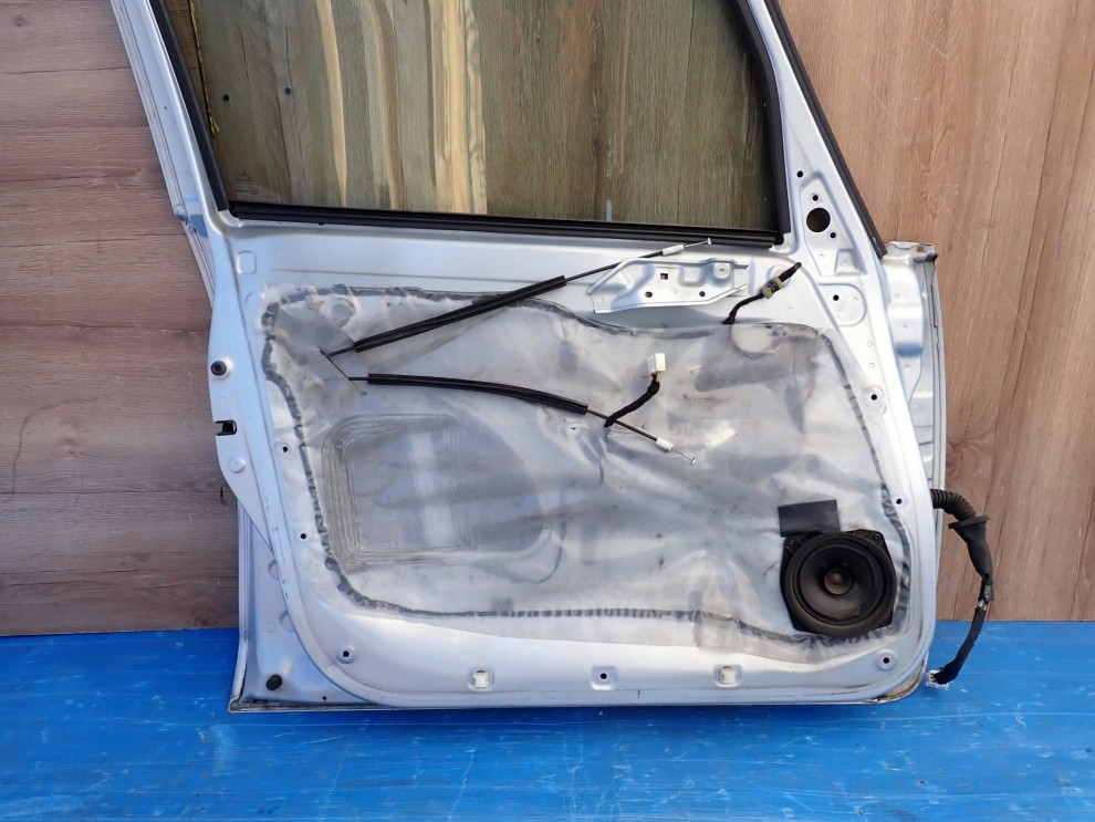 MITSUBISHI COLT 5d 04-09 DRZWI PRZEDNIE LEWE T42 11/11