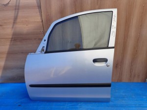 MITSUBISHI COLT 5d 04-09 DRZWI PRZEDNIE LEWE T42