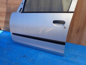 MITSUBISHI COLT 5d 04-09 DRZWI PRZEDNIE LEWE T42 4/11 MINIATURA