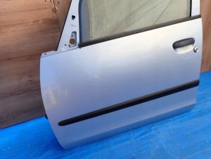 MITSUBISHI COLT 5d 04-09 DRZWI PRZEDNIE LEWE T42 5/11 MINIATURA