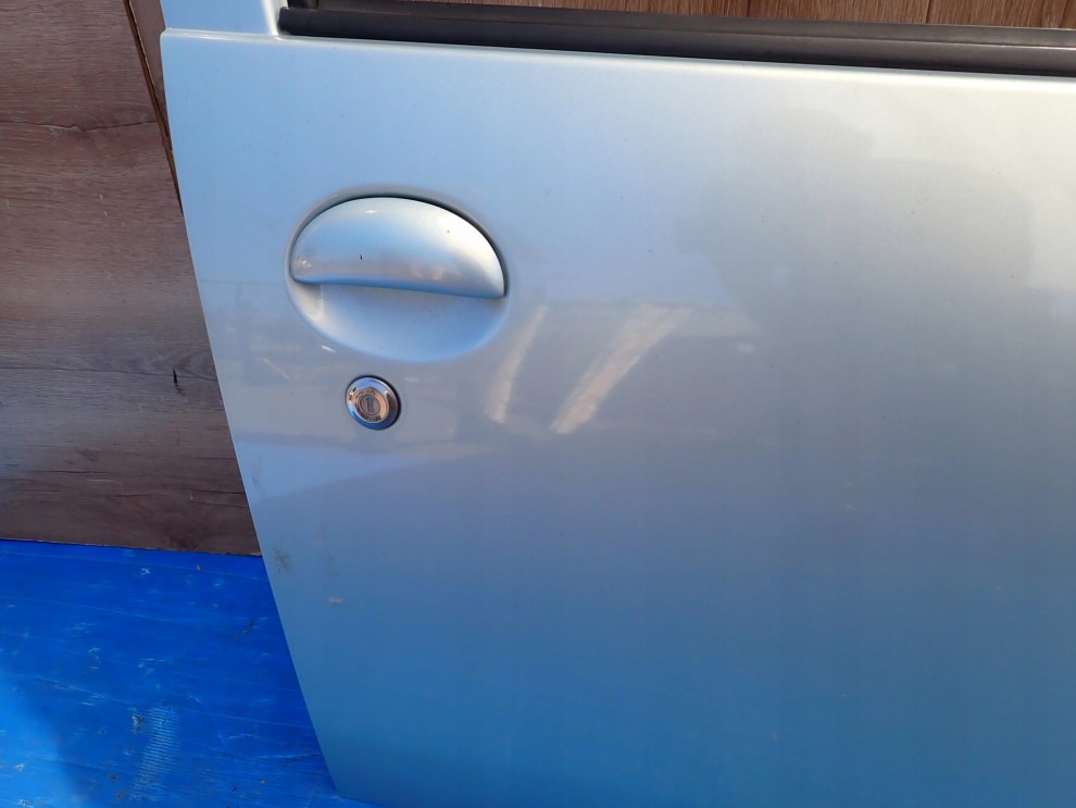 TOYOTA AYGO 05-12 5d DRZWI PRZEDNIE PRAWE 8R0 5/11