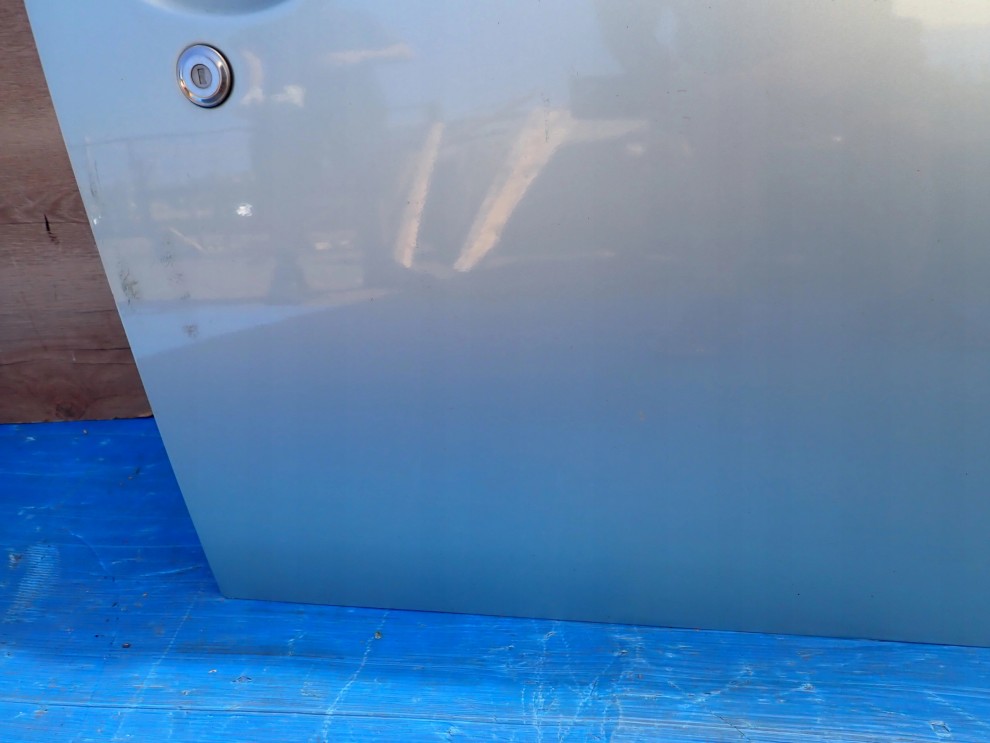 TOYOTA AYGO 05-12 5d DRZWI PRZEDNIE PRAWE 8R0 8/11