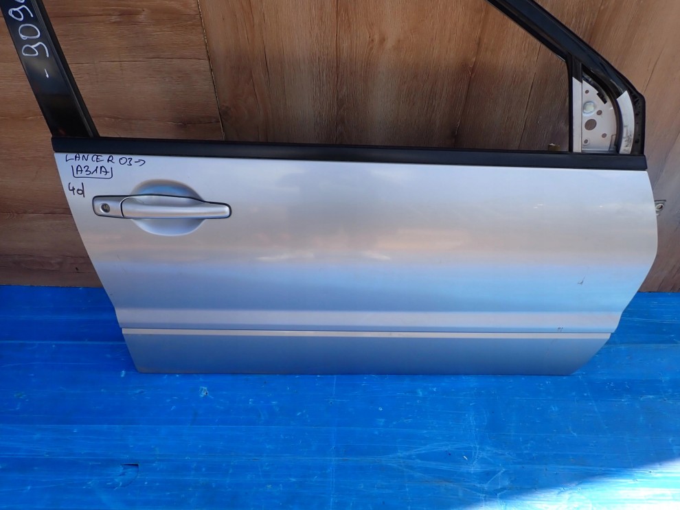 MITSUBISHI LANCER SEDAN 03-08 DRZWI PRZEDNIE PRAWE A31A 2/11