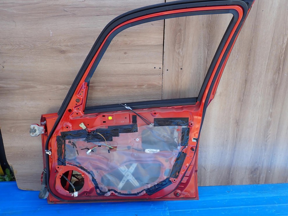 SUZUKI SX4 06-12 DRZWI PRZEDNIE PRAWE ZFS 8/9