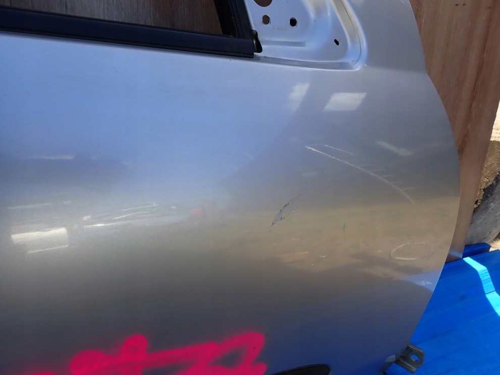 NISSAN ALMERA N16 00-06 3D DRZWI PRAWE KY0 5/9