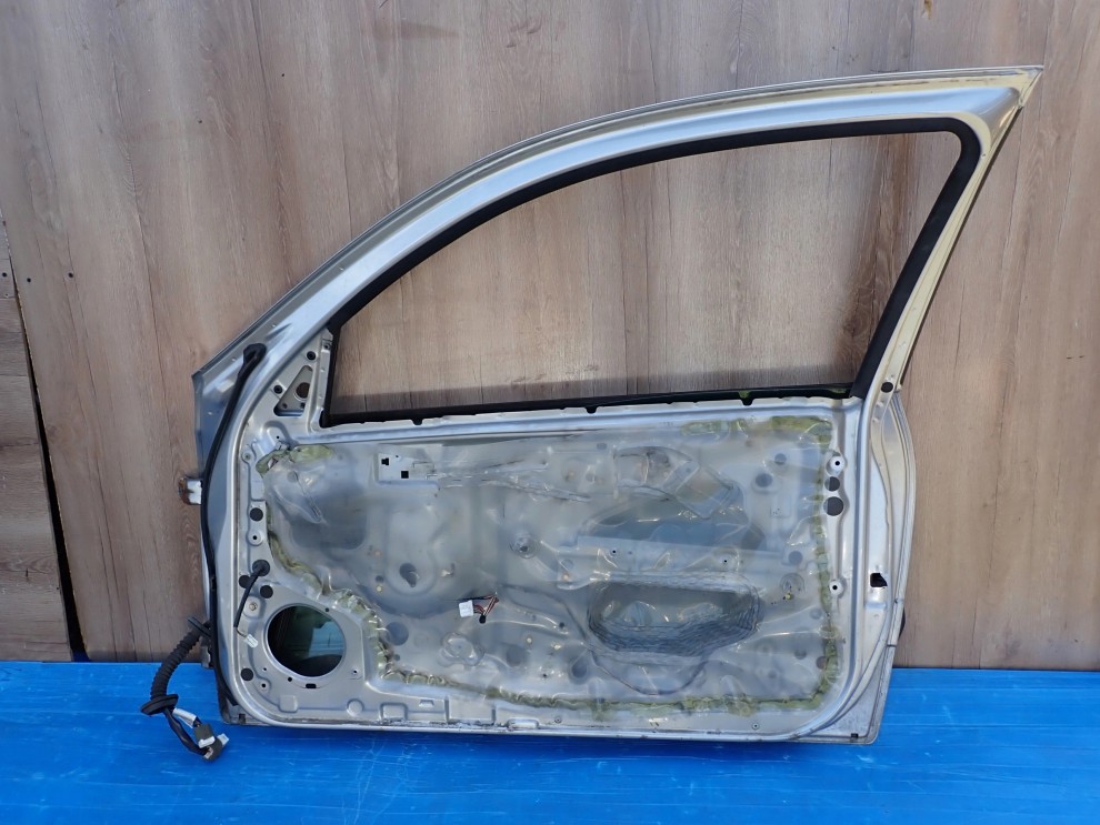 NISSAN ALMERA N16 00-06 3D DRZWI PRAWE KY0 9/9