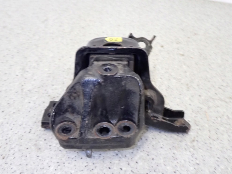 TOYOTA YARIS II 1.4 D4D 09- PODUSZKA SILNIKA PRAWA LIFT 4/7