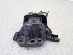 TOYOTA YARIS II 1.4 D4D 09- PODUSZKA SILNIKA PRAWA LIFT 4/7 MINIATURA