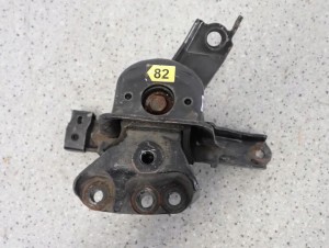 TOYOTA YARIS II 1.4 D4D 09- PODUSZKA SILNIKA PRAWA LIFT 5/7 MINIATURA