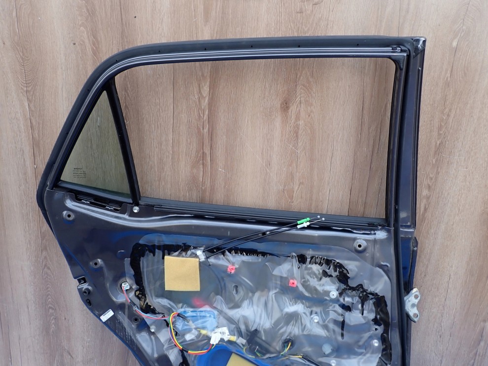 TOYOTA AURIS E15 06-12 DRZWI TYLNE LEWE 1G3 8/9