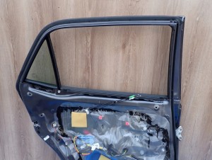 TOYOTA AURIS E15 06-12 DRZWI TYLNE LEWE 1G3 8/9 MINIATURA
