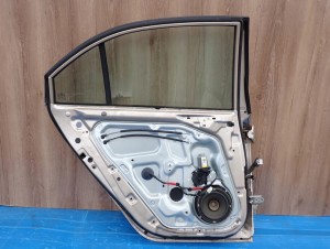 HYUNDAI SONATA V 05-09 DRZWI TYLNE LEWE B7 10/11 MINIATURA