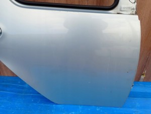 TOYOTA AYGO 05-12 5d DRZWI TYLNE PRAWE 8R0 5/10 MINIATURA