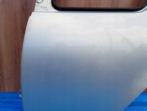 TOYOTA AYGO 05-12 5d DRZWI TYLNE LEWE 8R0 8/10 MINIATURA